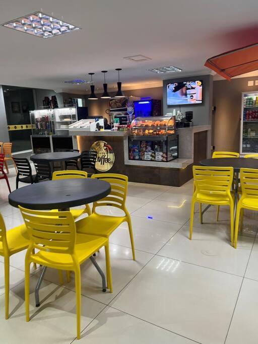 Apartamento Golden Dophin Express Em Caldas Novas